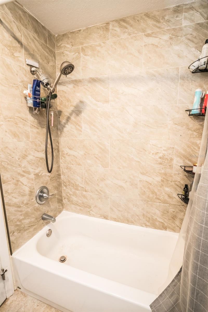 TB8548556 Property Photo 15