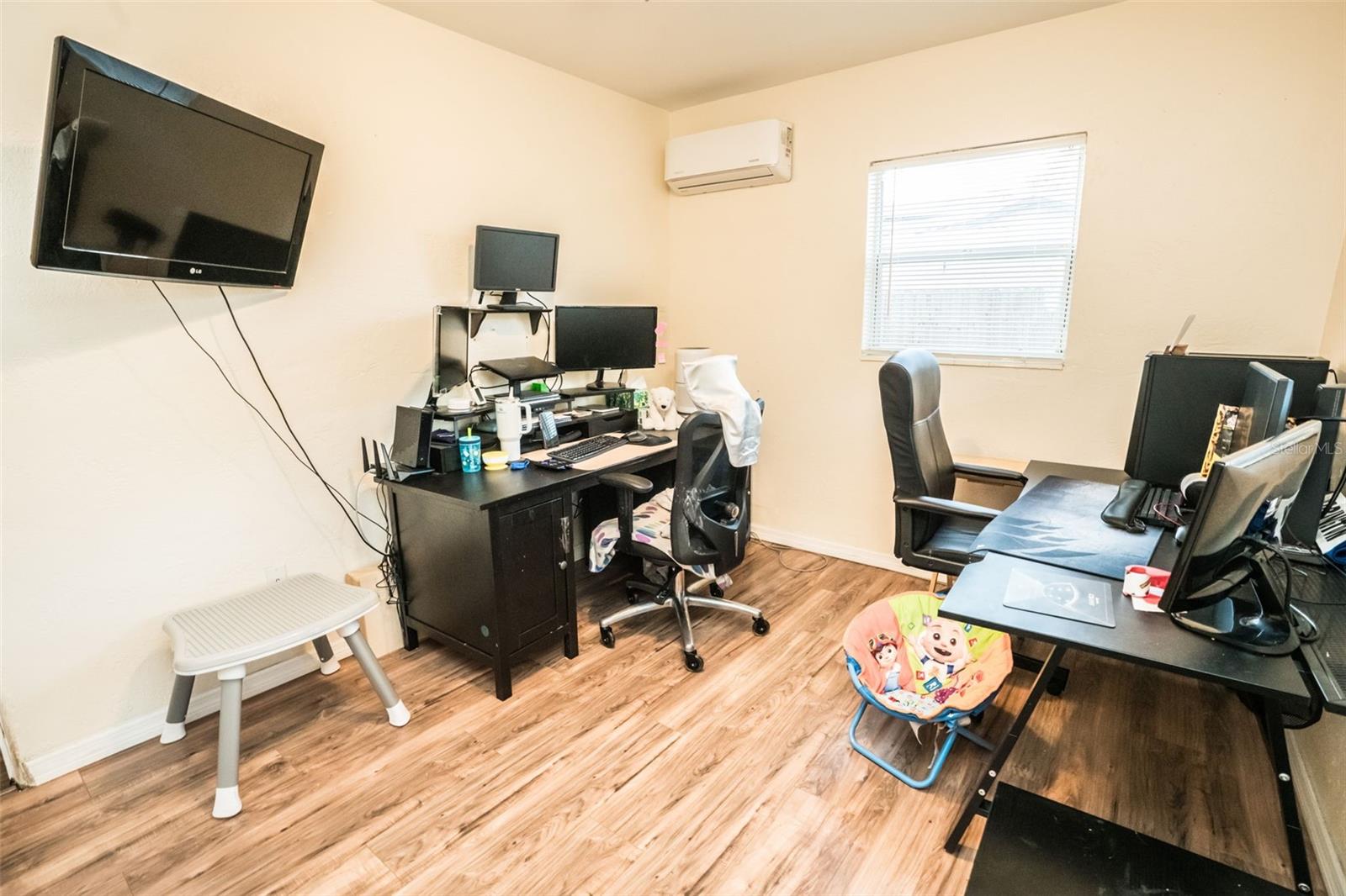 TB8548556 Property Photo 17