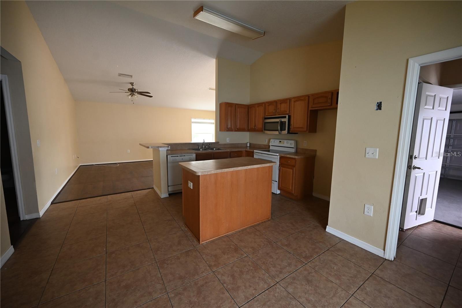 5302 School Rd Property Photo 4