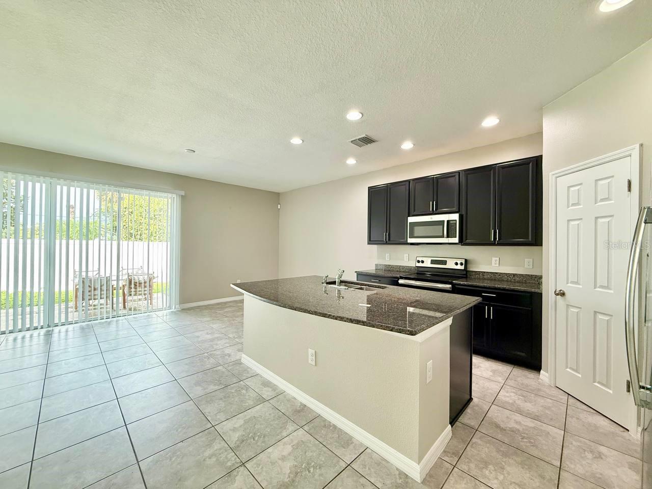 7123 Summer Holly Pl Property Photo 3