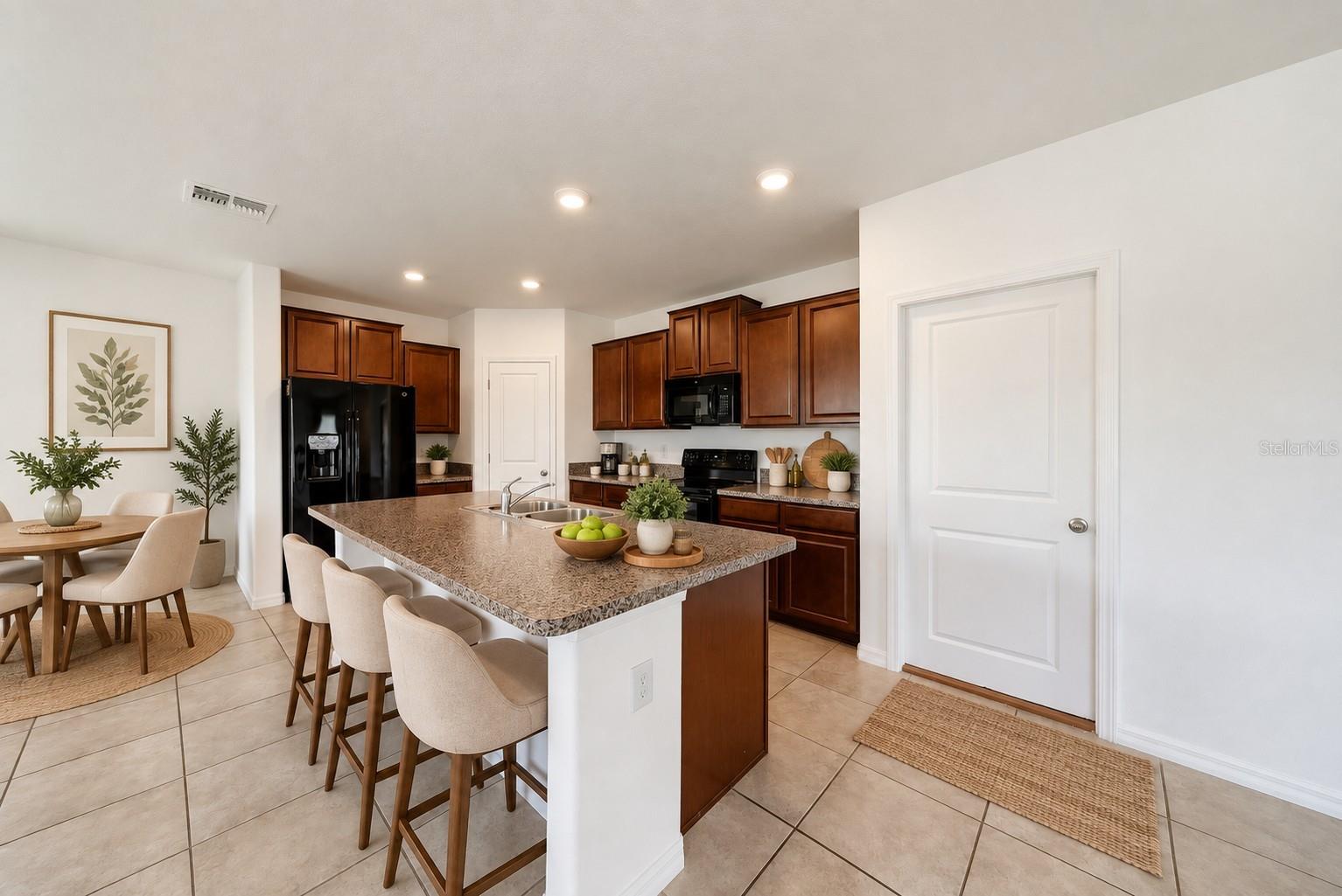 13904 Arbor Pines Dr Property Photo 8