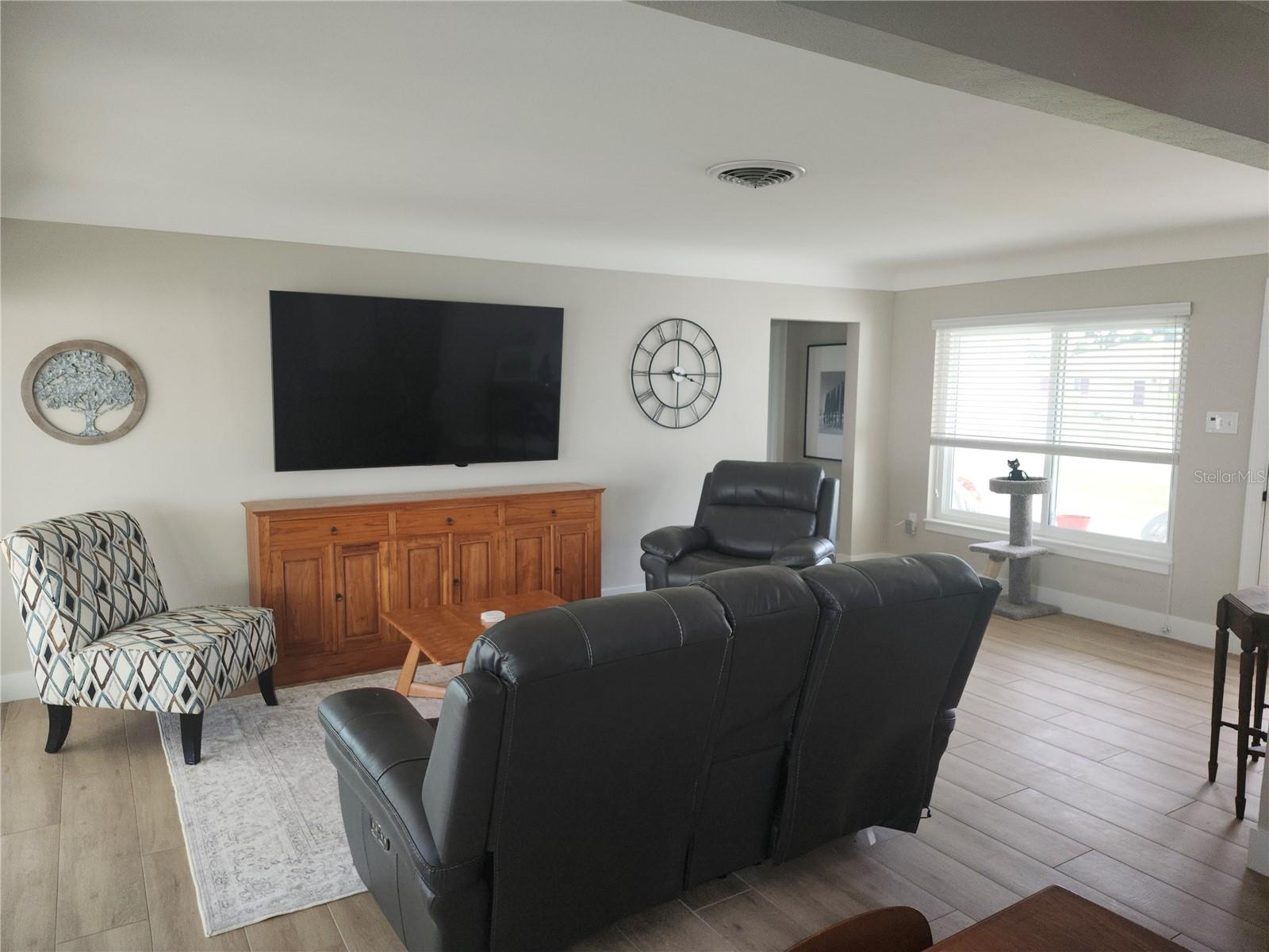 11497 63rd Ave Property Photo 5