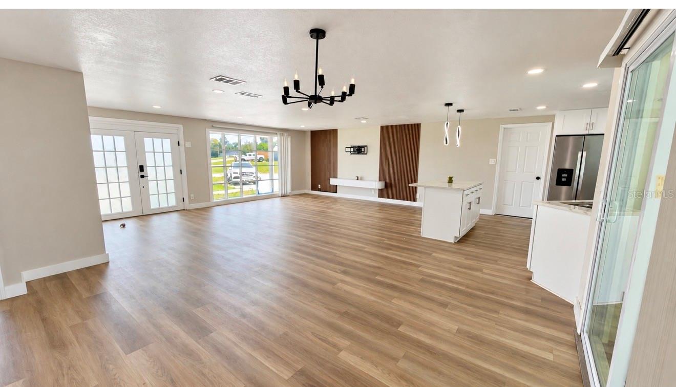 1359 Tyler Ave Property Photo 3