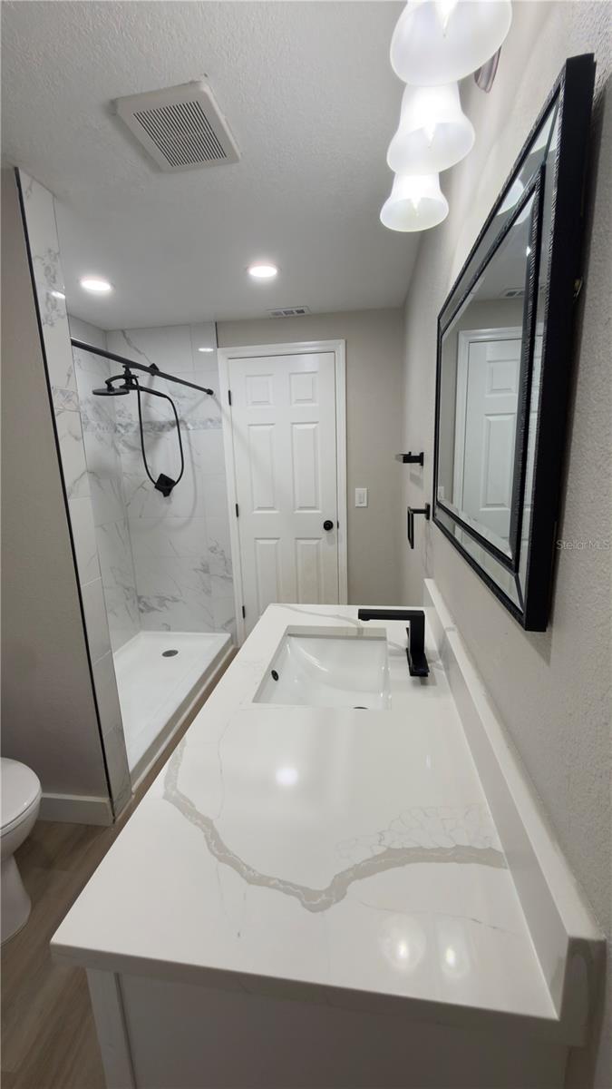 1359 Tyler Ave Property Photo 8