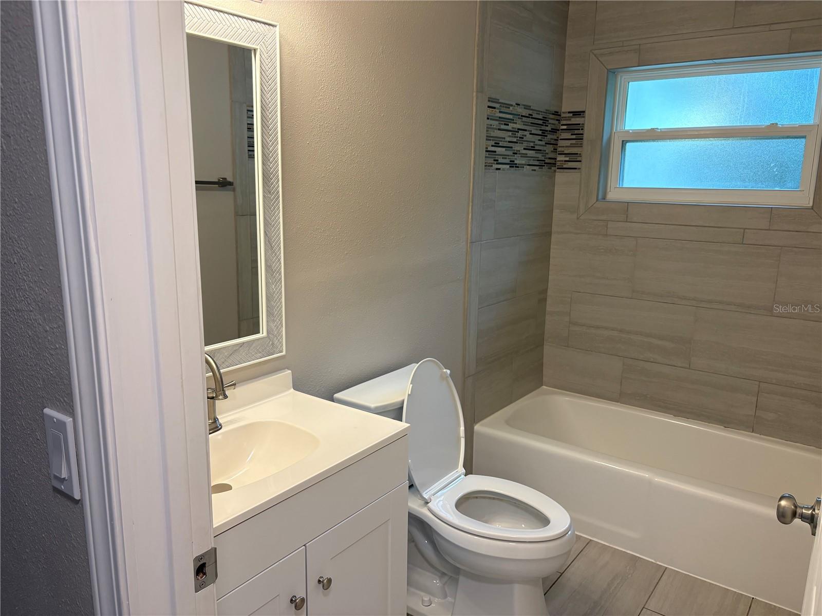 12 N Jefferson St Property Photo 14