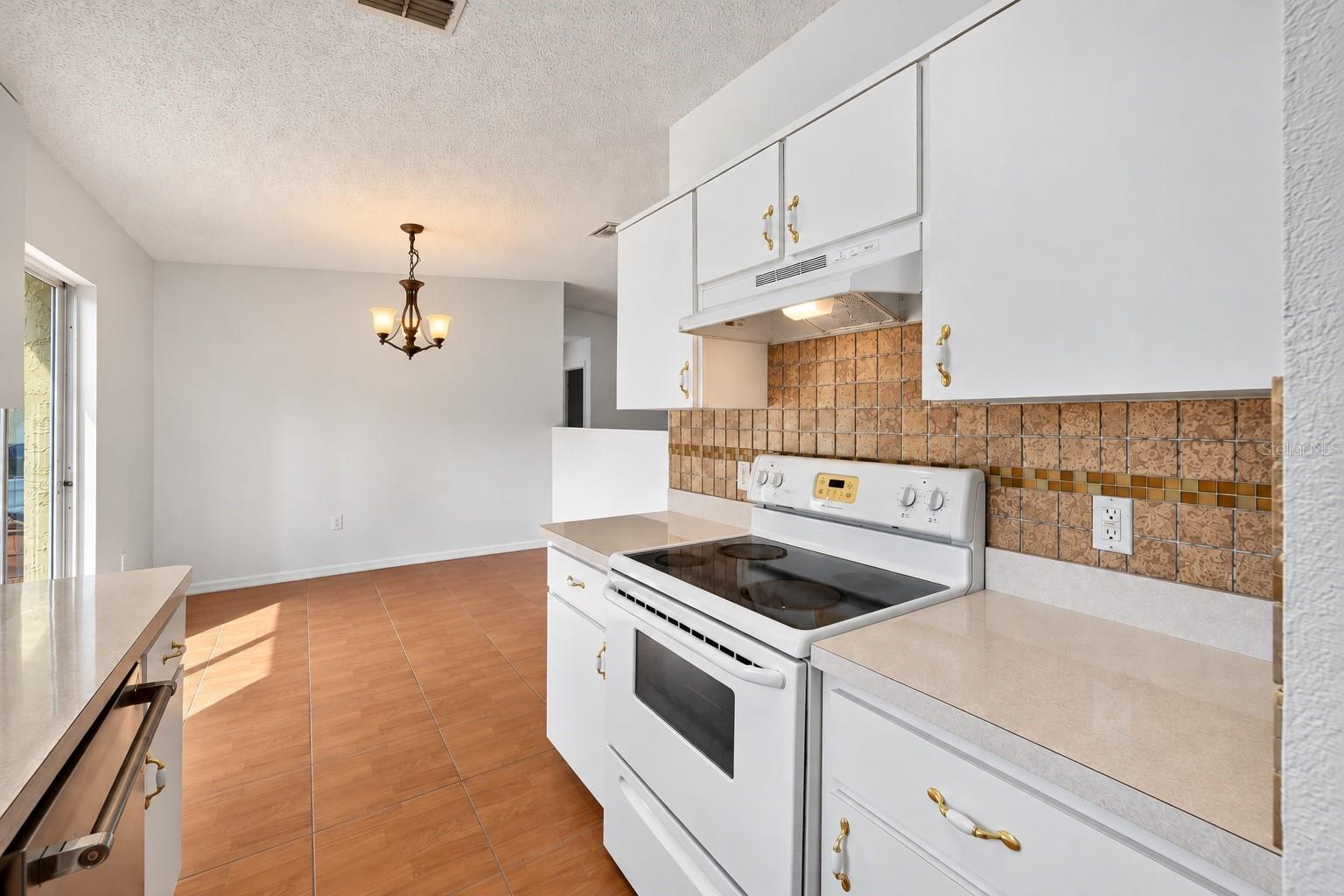 13184 Montego St Property Photo 7