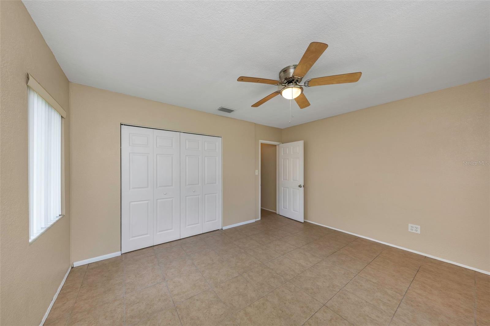210 S Saturn Ave Property Photo 17