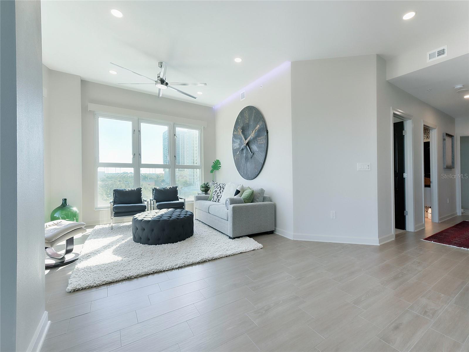 288 Beach Dr Ne #6a Property Photo 12