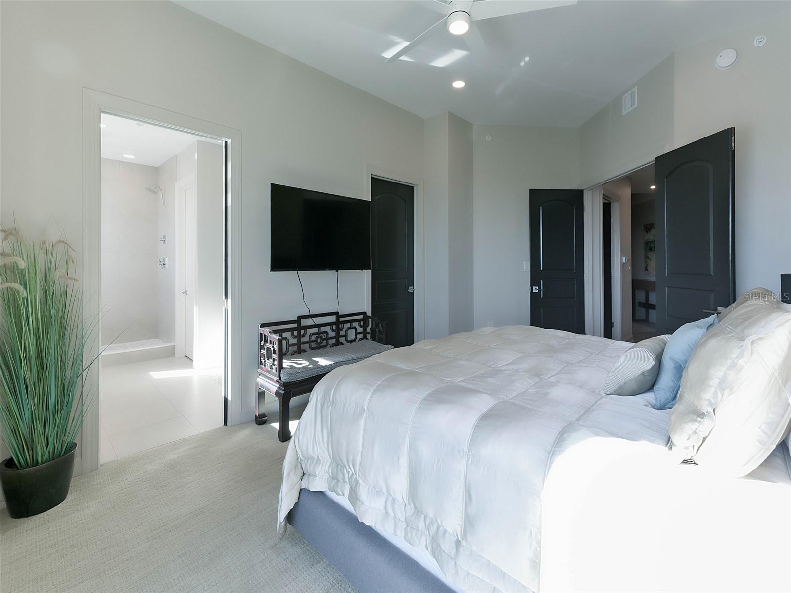 288 Beach Dr Ne #6a Property Photo 28