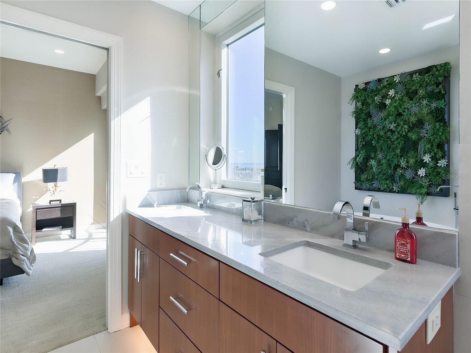288 Beach Dr Ne #6a Property Photo 31