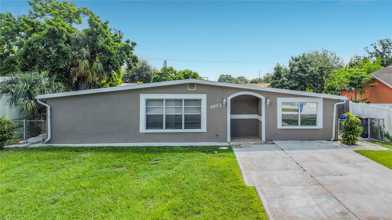 4923 Cresthill Dr Property Photo 1