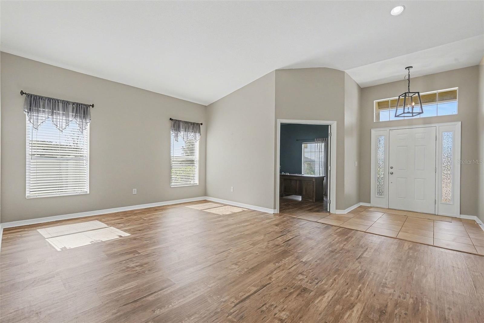 12324 Loopback Dr Property Photo 5
