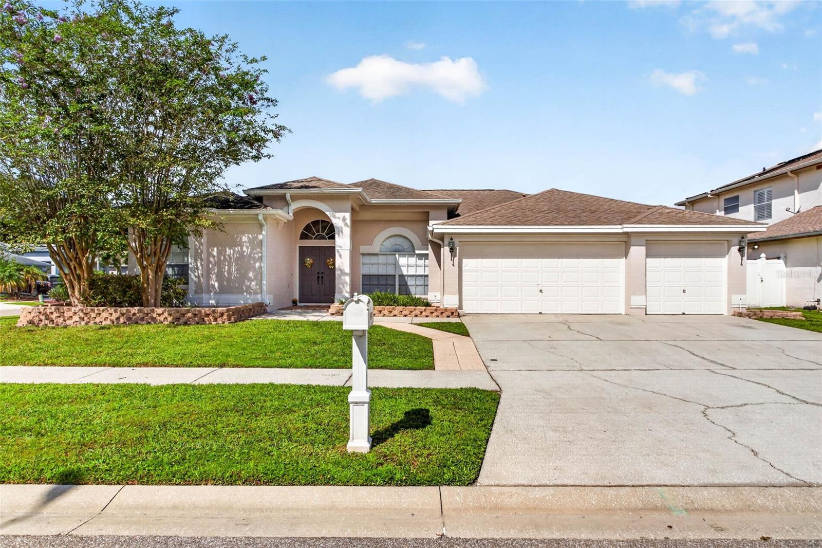 10007 Vista Pointe Dr Property Photo 1