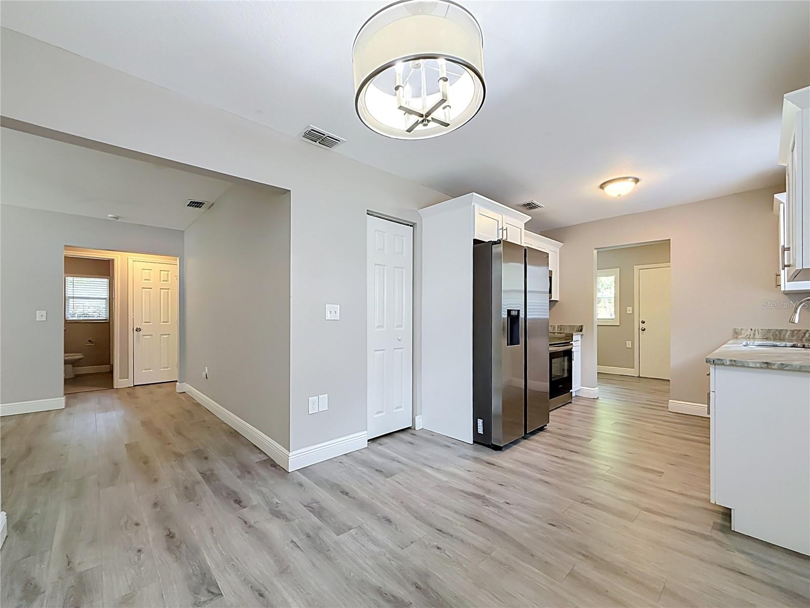 8307 N Elmer St Property Photo 20