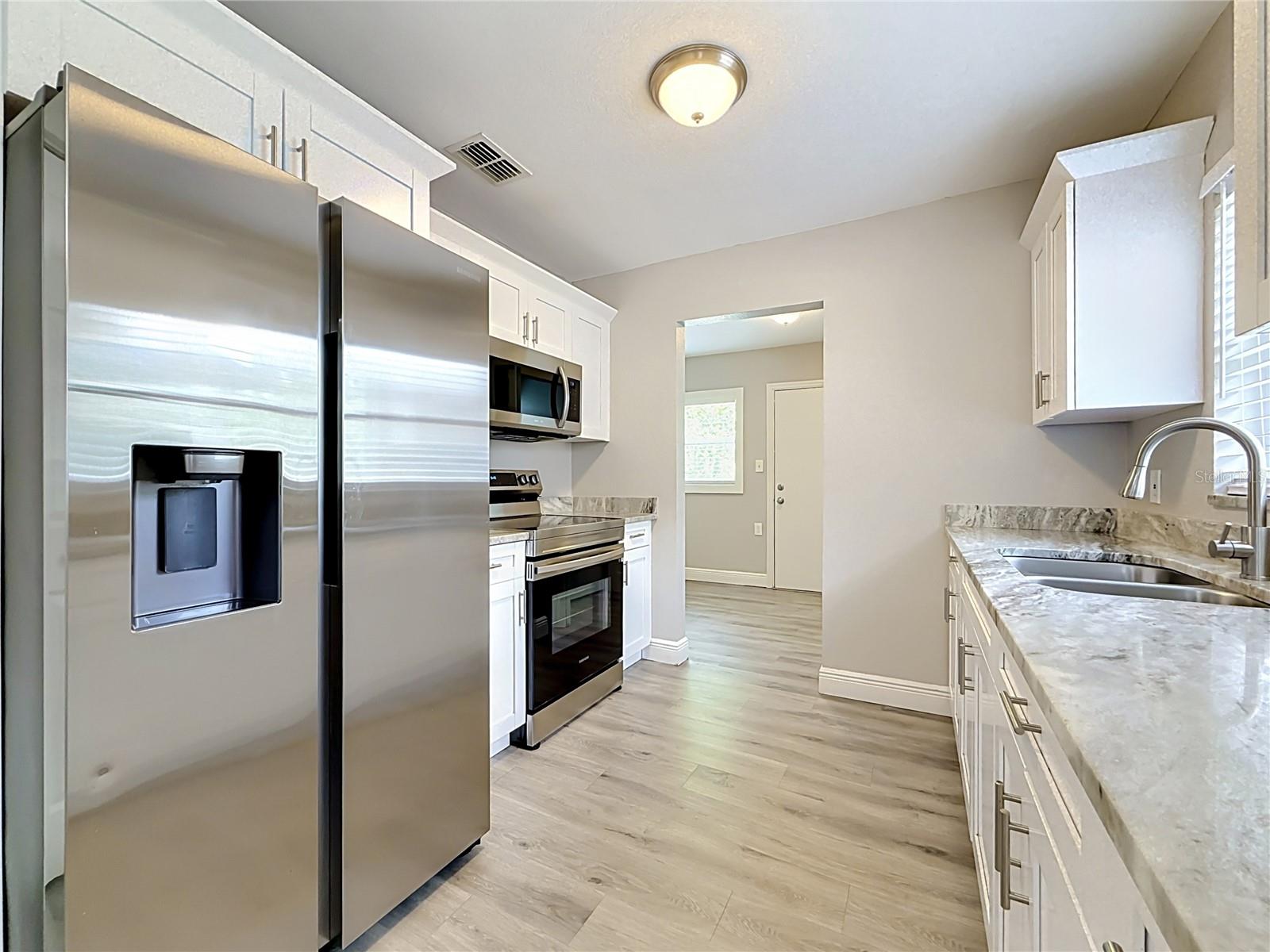 8307 N Elmer St Property Photo 23