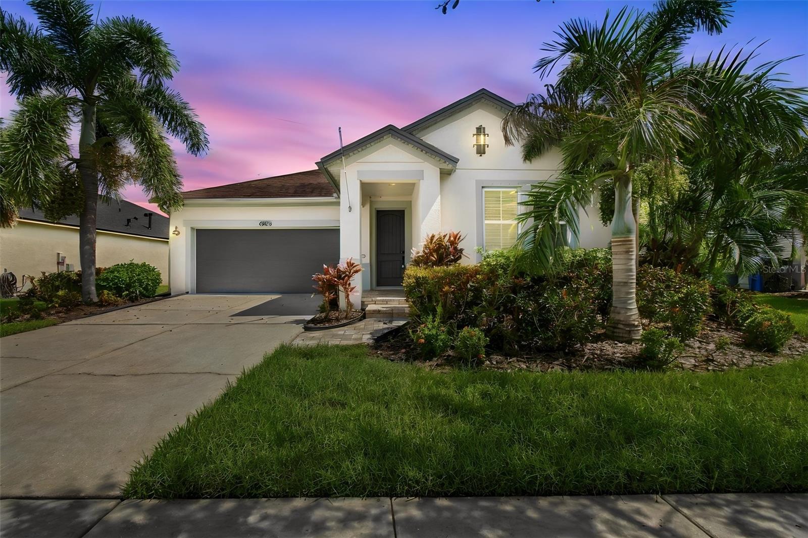 6805 Park Strand Dr Property Photo 1