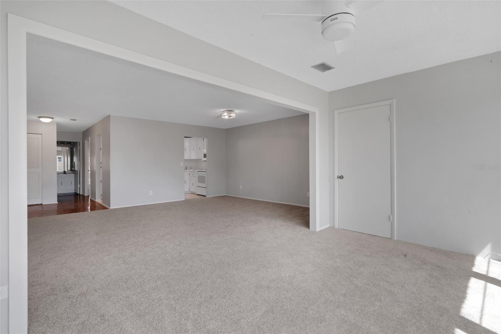 223 Buttonwood Cir #223 Property Photo 12