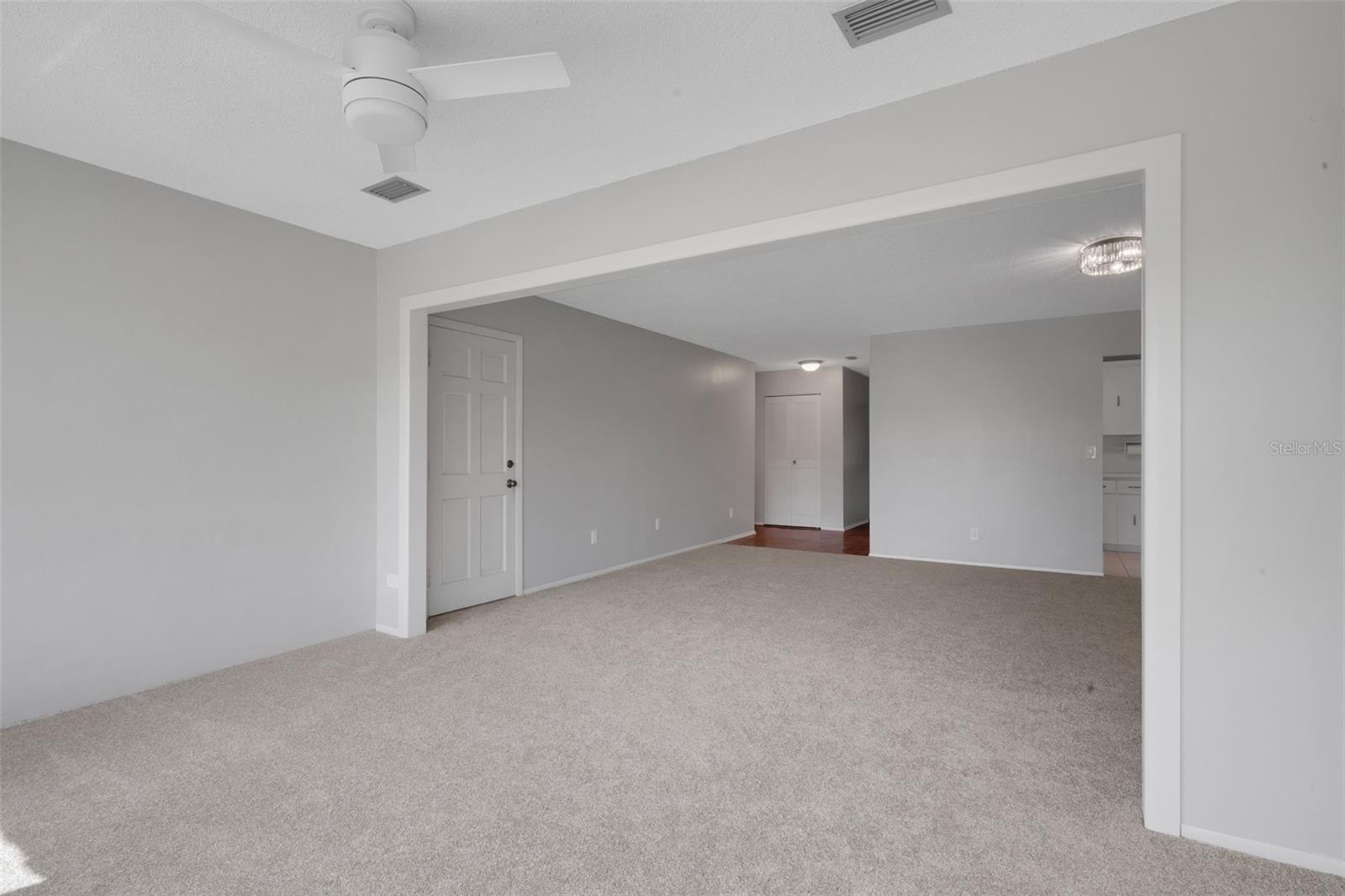 223 Buttonwood Cir #223 Property Photo 13