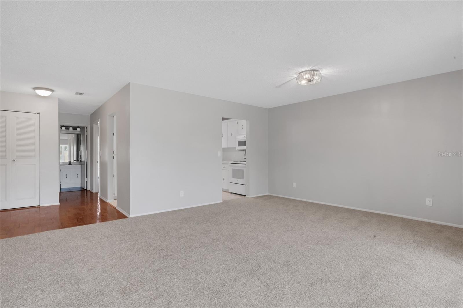 223 Buttonwood Cir #223 Property Photo 14