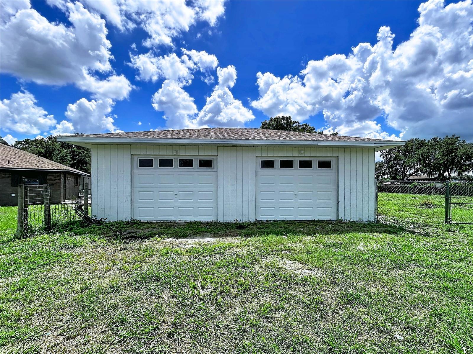 4129 Fox Ridge Blvd Property Photo 3