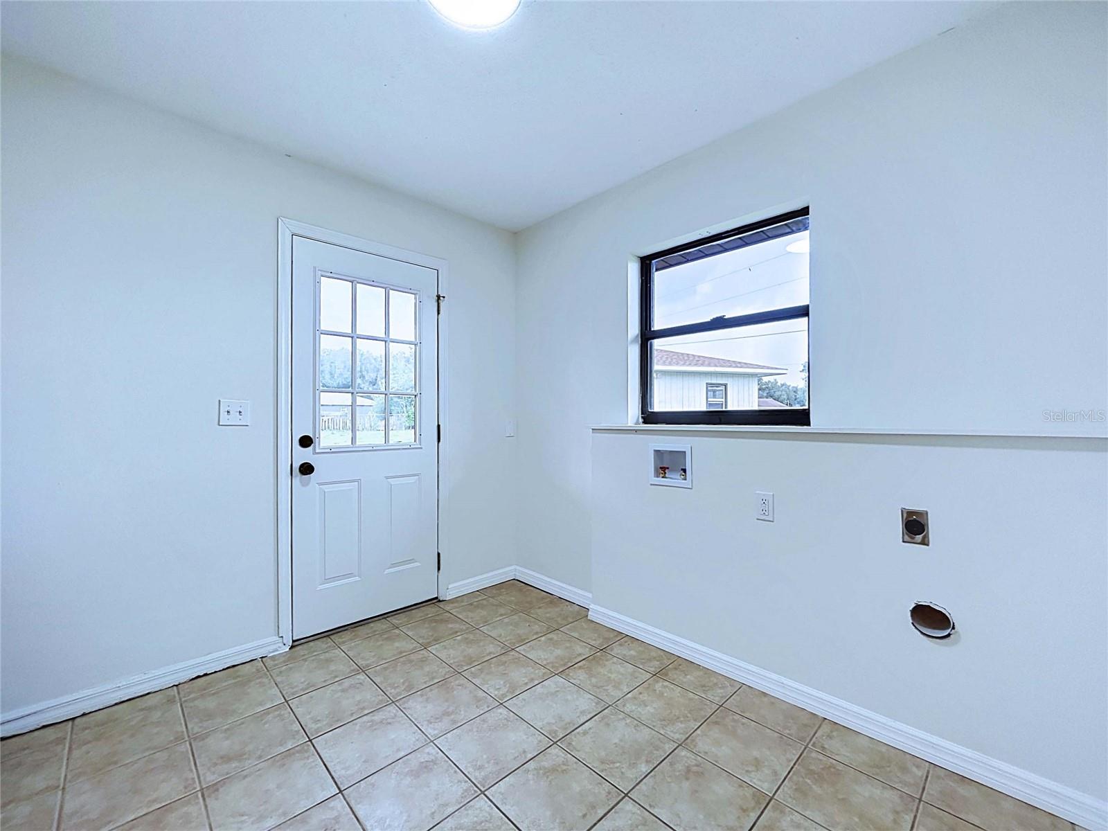 4129 Fox Ridge Blvd Property Photo 40