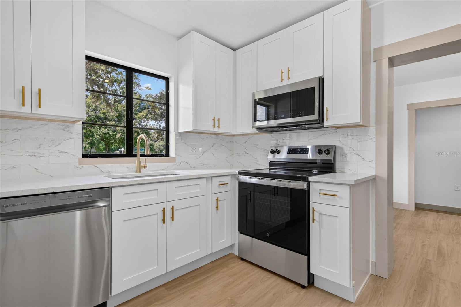 209 S Saint Cloud Ave Property Photo 16