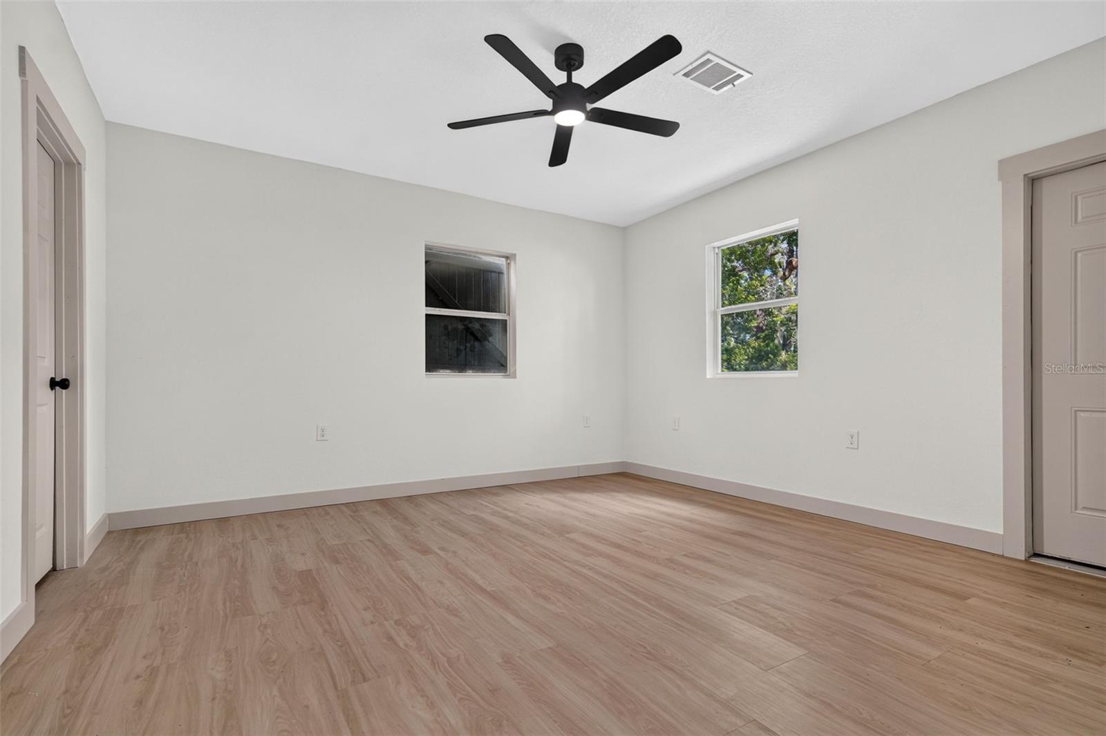 209 S Saint Cloud Ave Property Photo 27