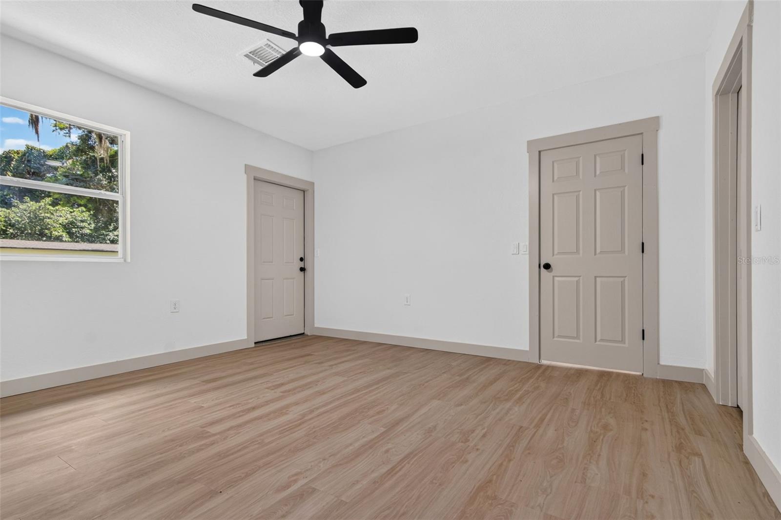 209 S Saint Cloud Ave Property Photo 28