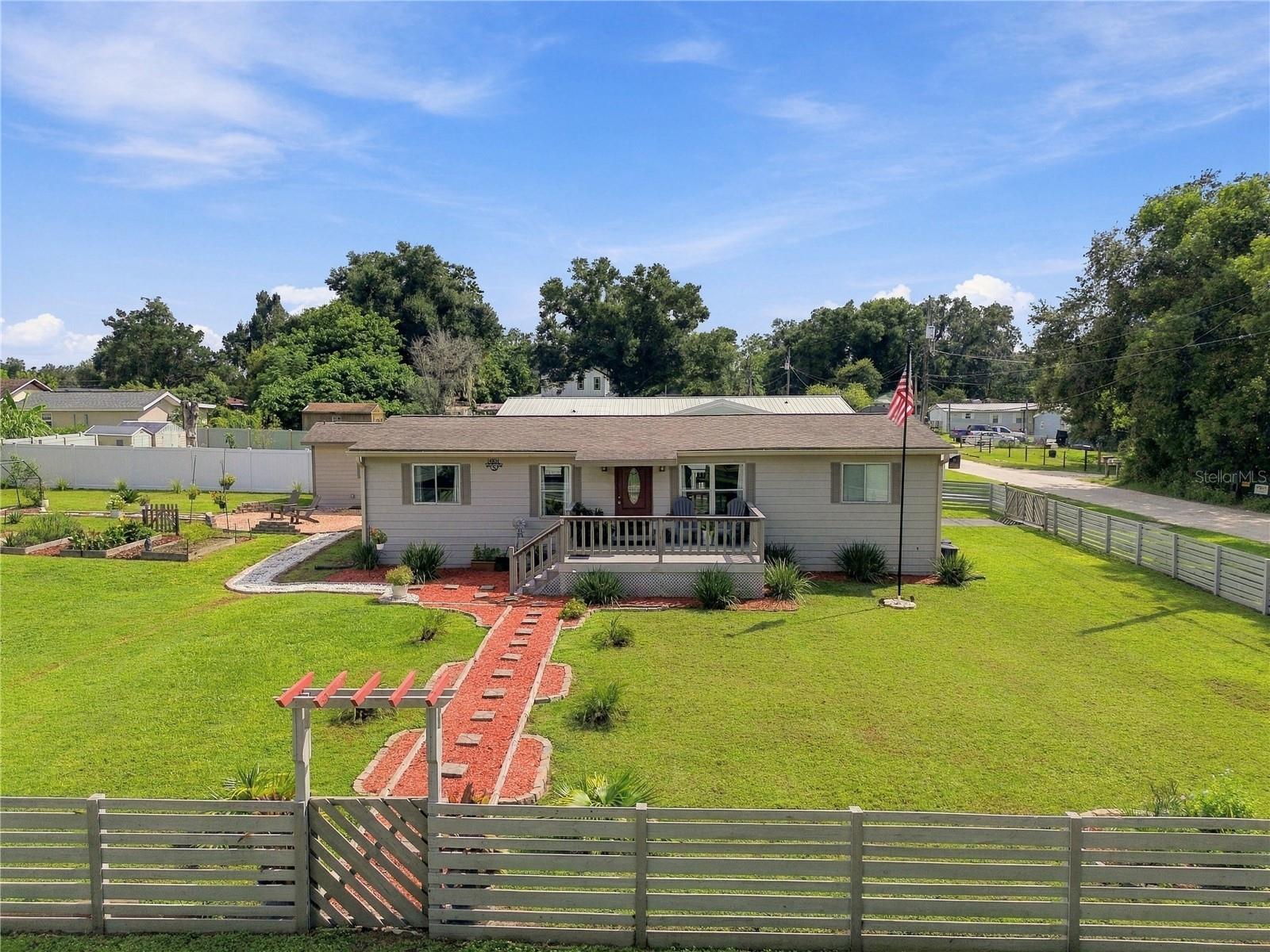 14934 Douglas St Property Photo 1