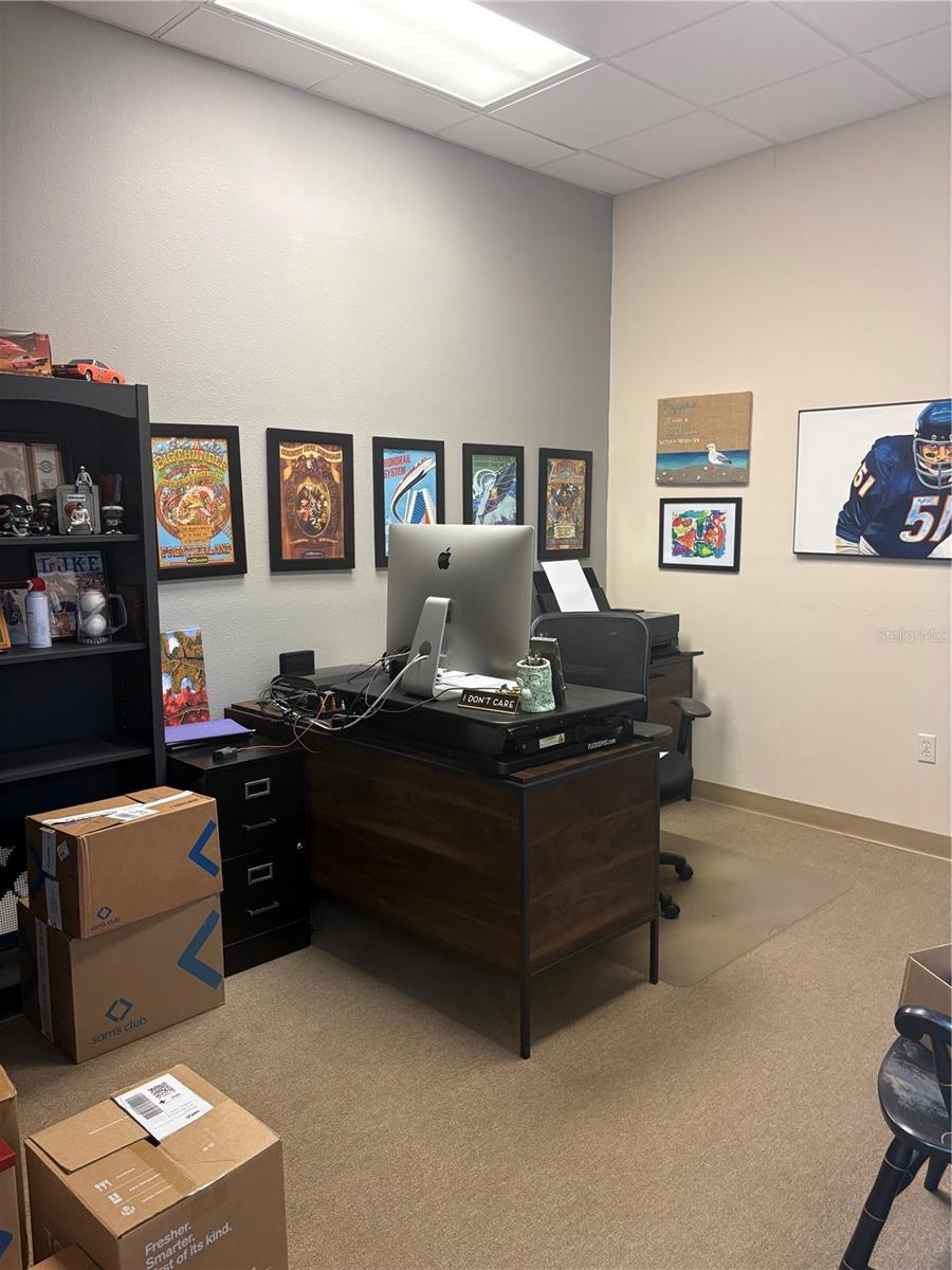 200 W Bay Dr Property Photo 25
