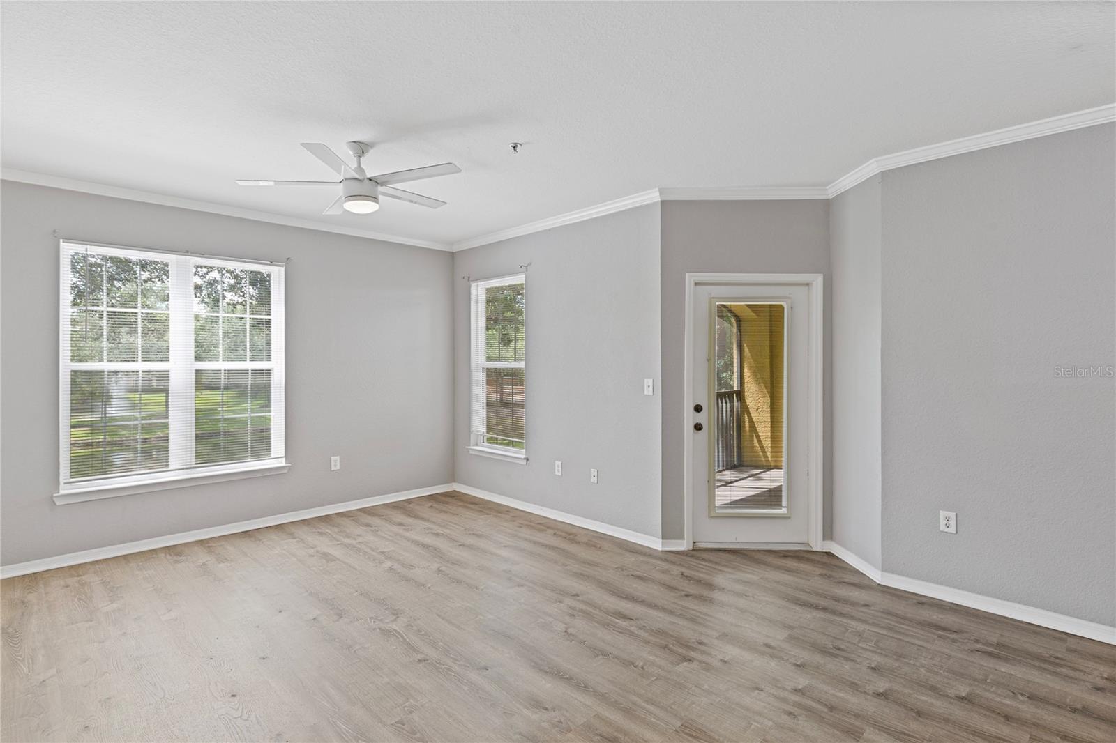 10105 Courtney Oaks Cir #203 Property Photo 2