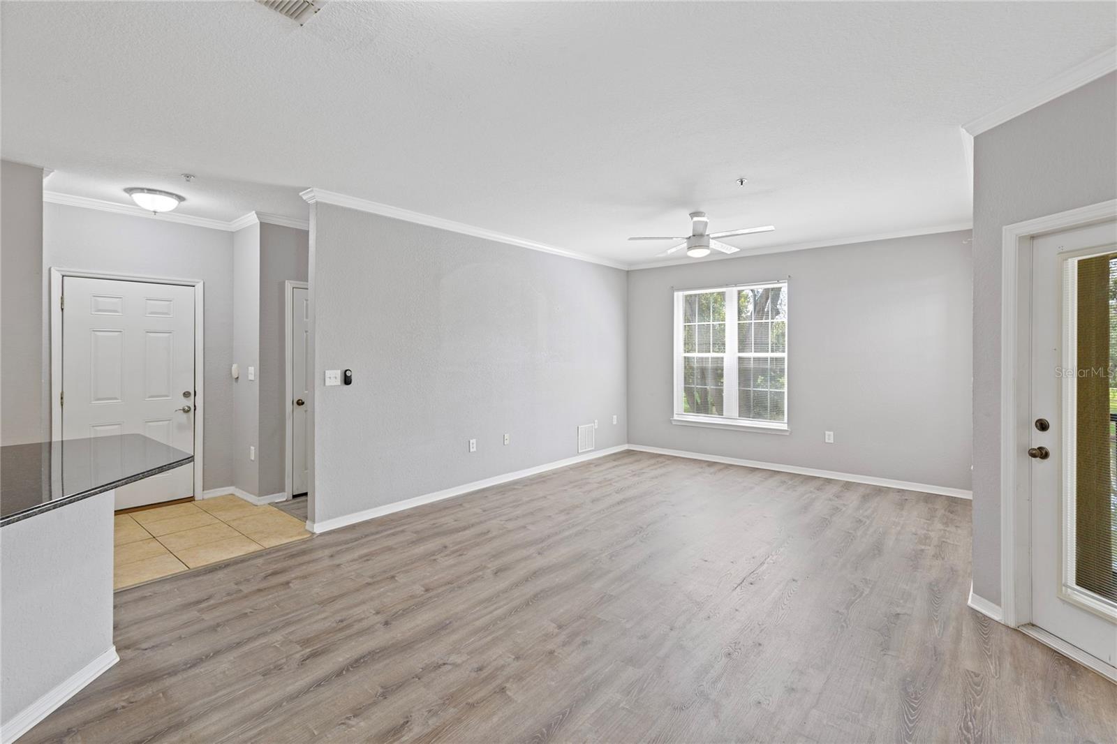 10105 Courtney Oaks Cir #203 Property Photo 13