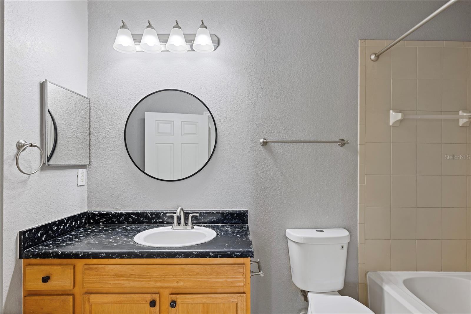 10105 Courtney Oaks Cir #203 Property Photo 16