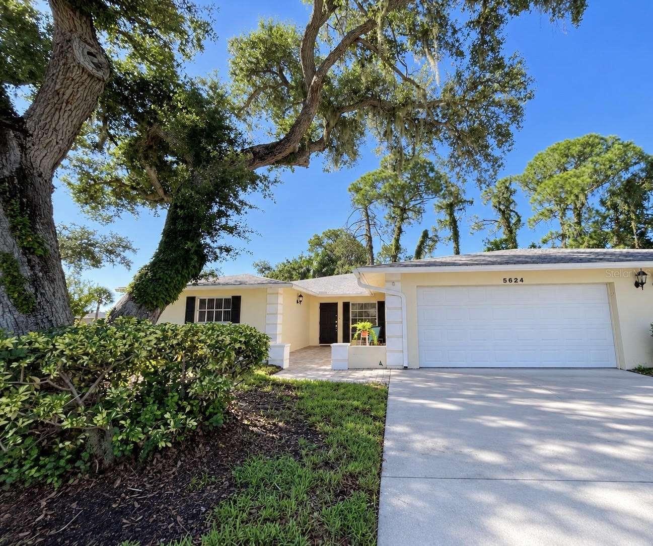 5624 PALM AIRE DR #V105 Property Photo 1