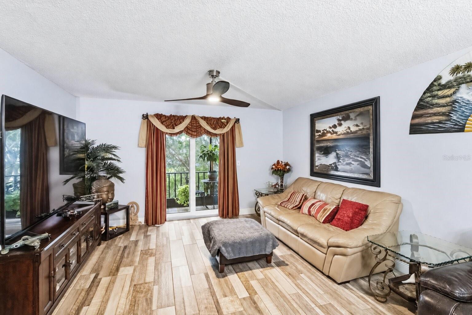 704 Oakgrove Dr #226d Property Photo 6