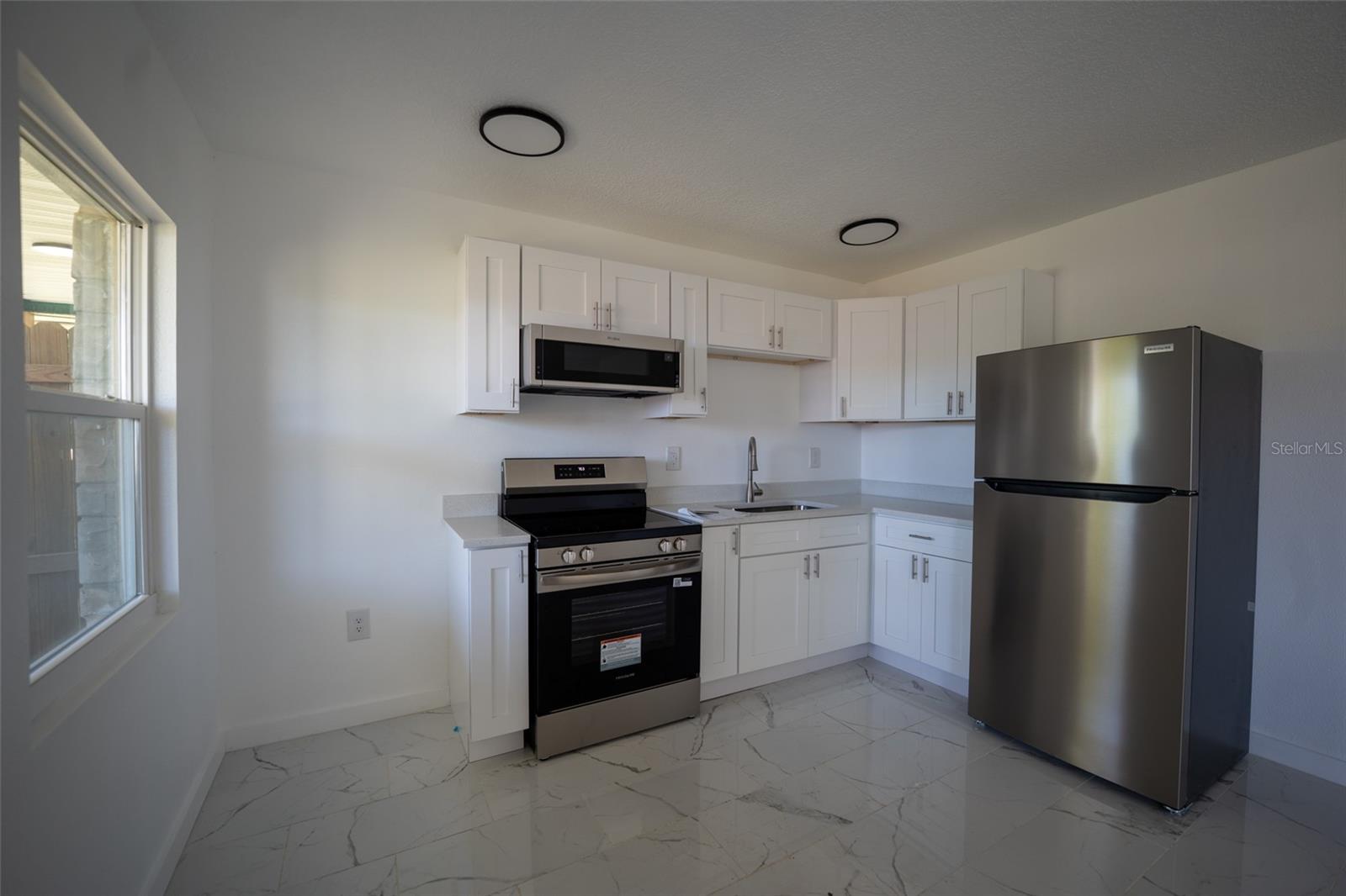 56 B St #3 Property Photo 3