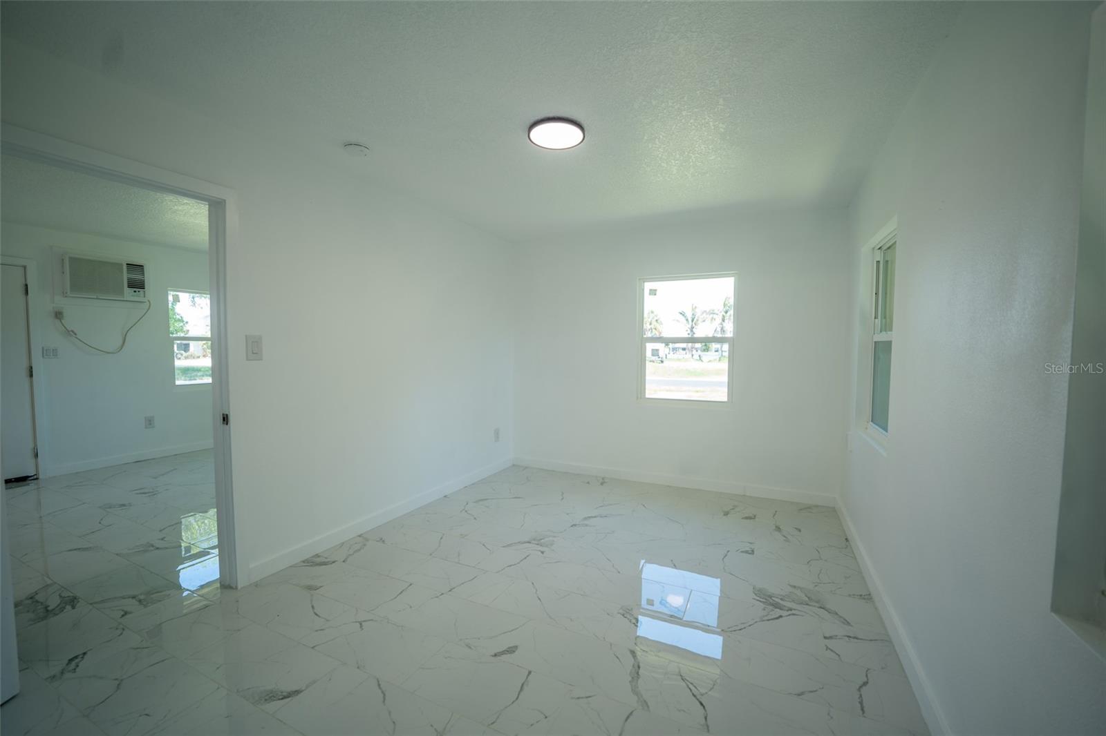 56 B St #4 Property Photo 5
