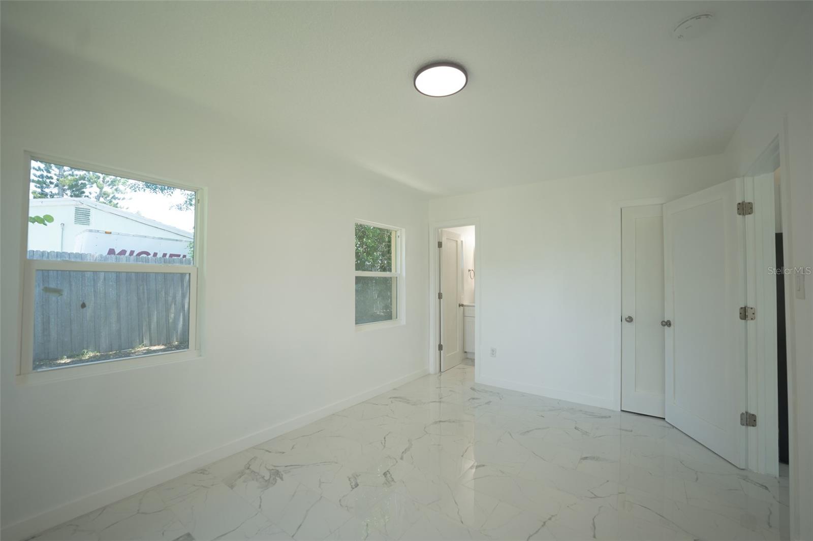 56 B St #4 Property Photo 6