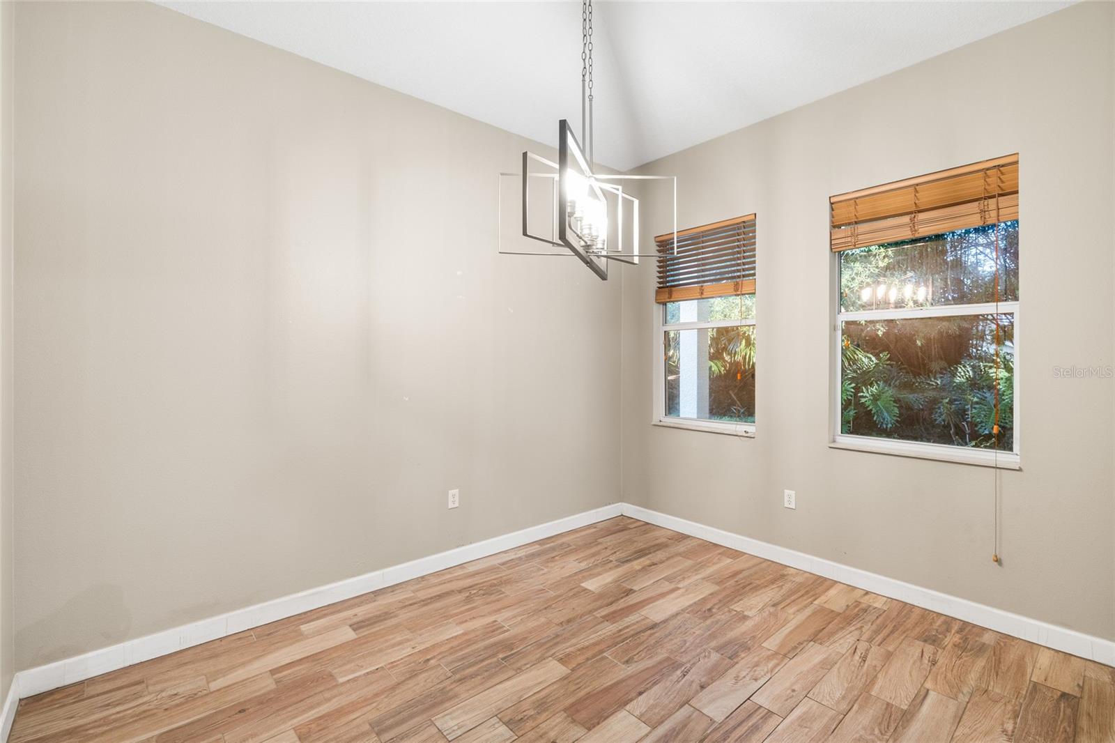 4117 Woodacre Ln Property Photo 5