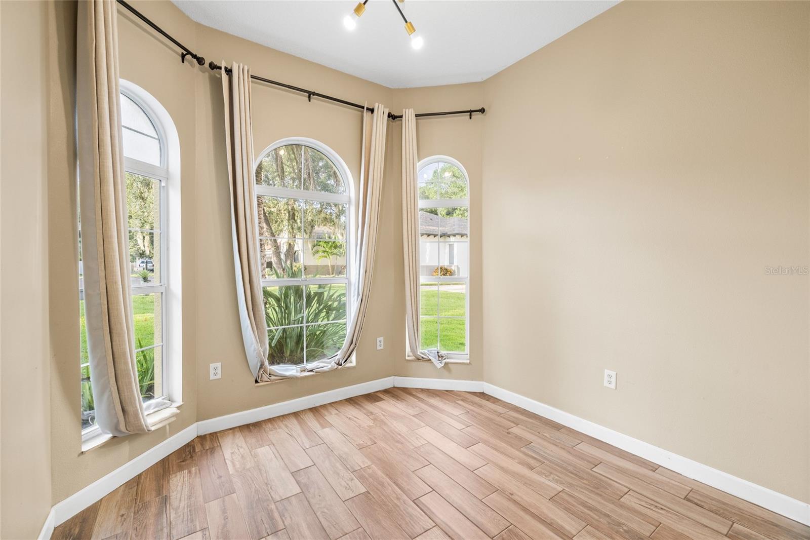 4117 Woodacre Ln Property Photo 38