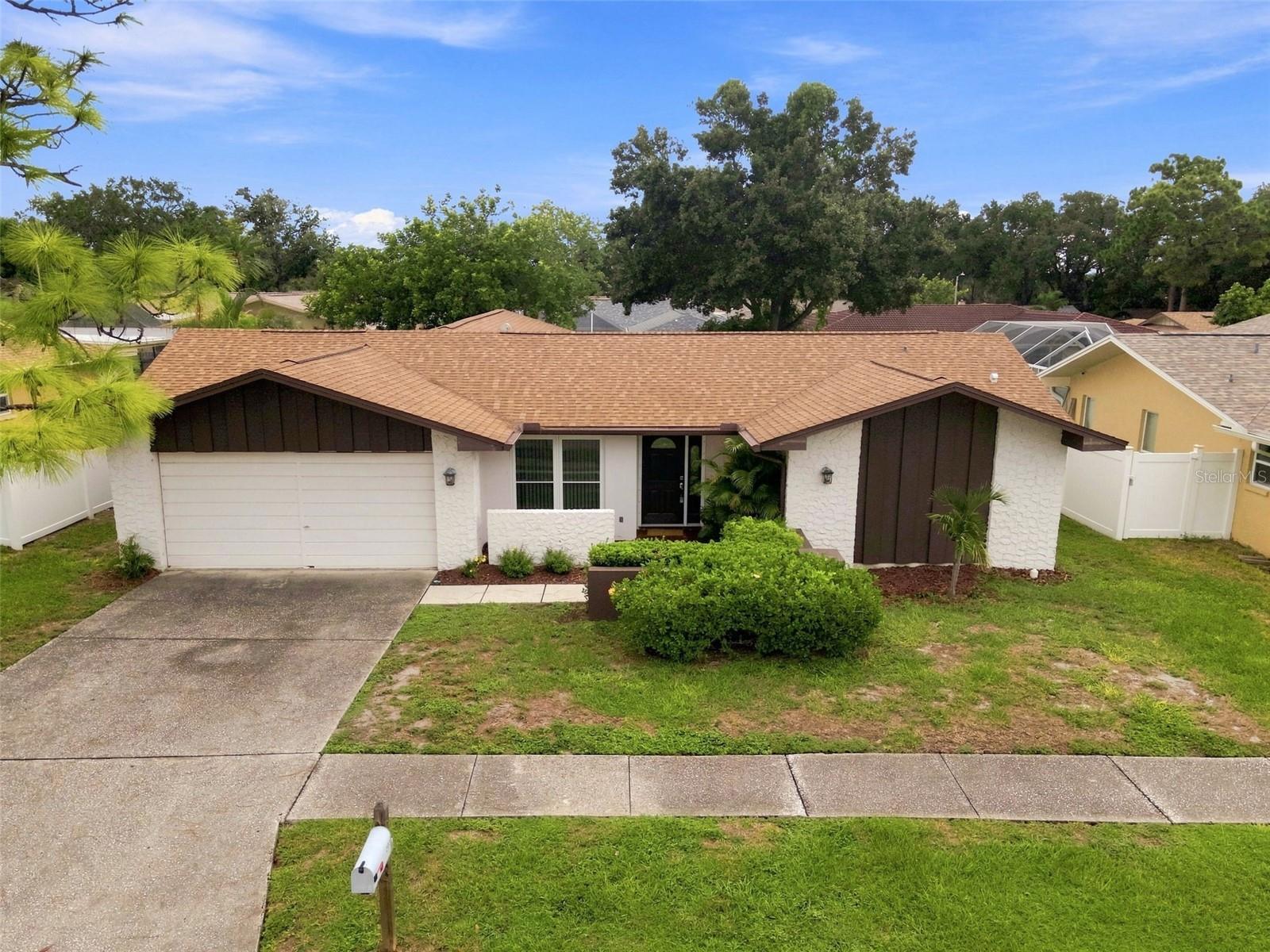 203 Hillcrest Dr Property Photo 1