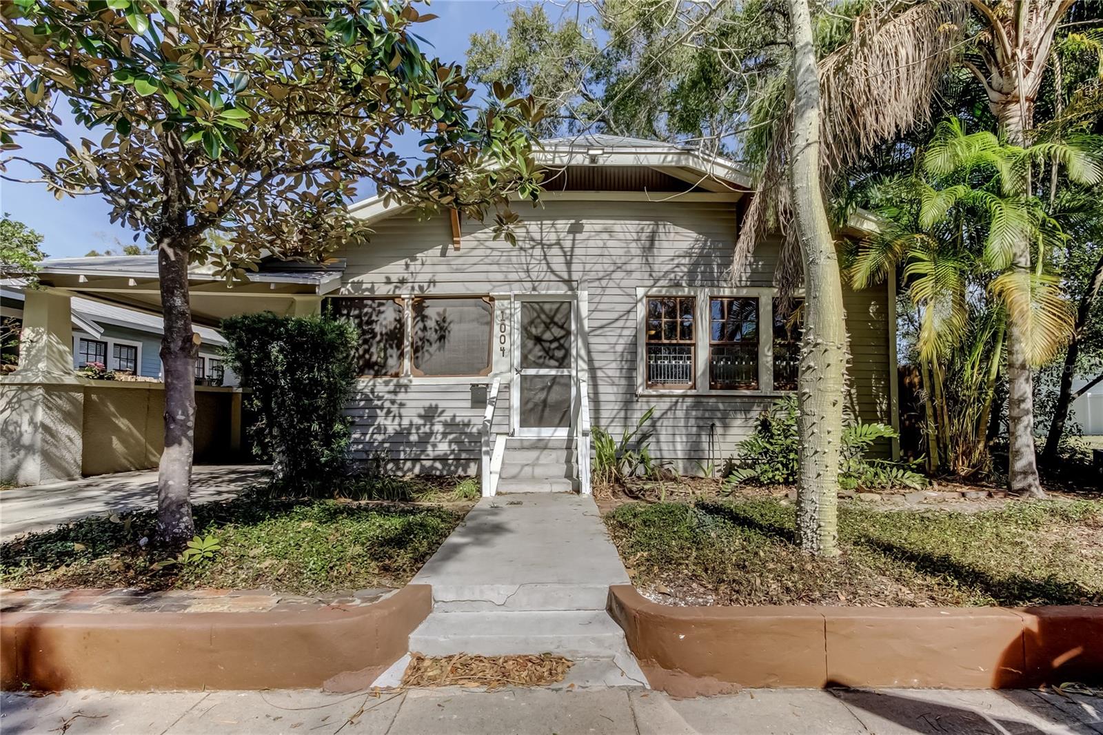 1004 E Crenshaw St Property Photo 1