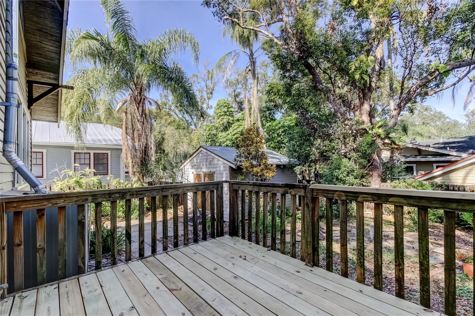 1004 E Crenshaw St Property Photo 7