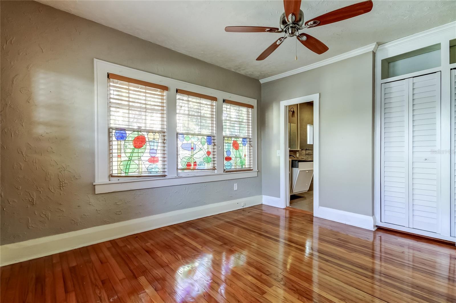 1004 E Crenshaw St Property Photo 11