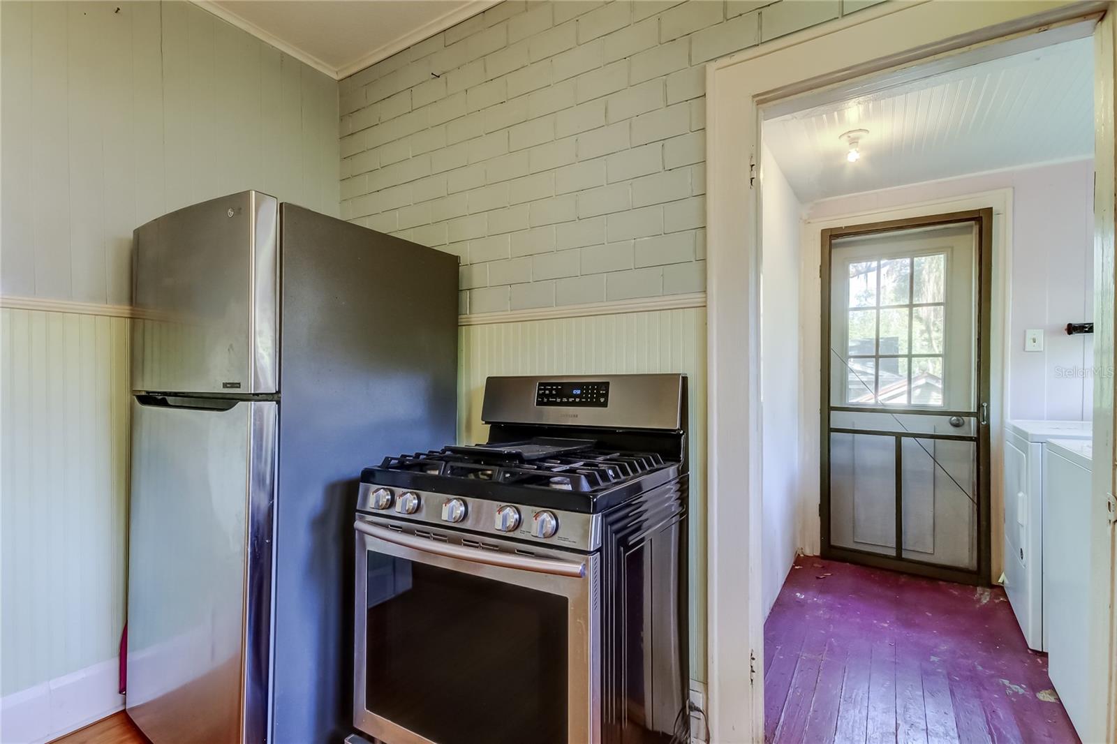 1004 E Crenshaw St Property Photo 27
