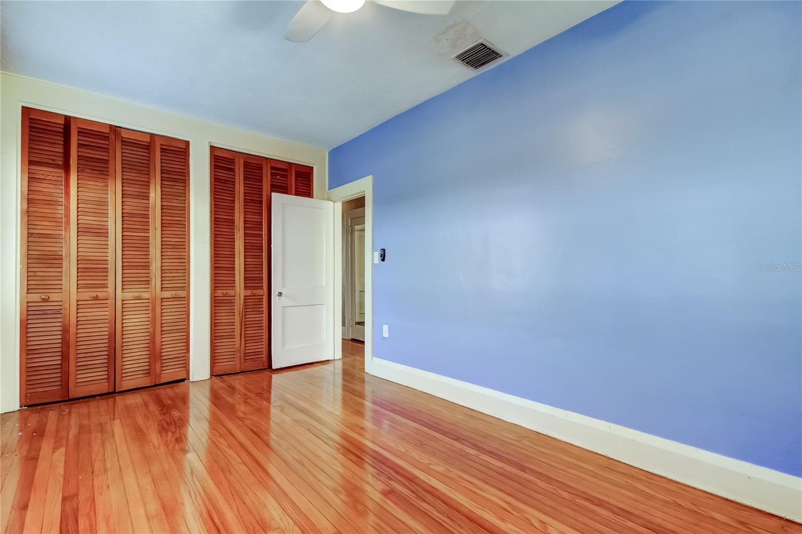 1004 E Crenshaw St Property Photo 36