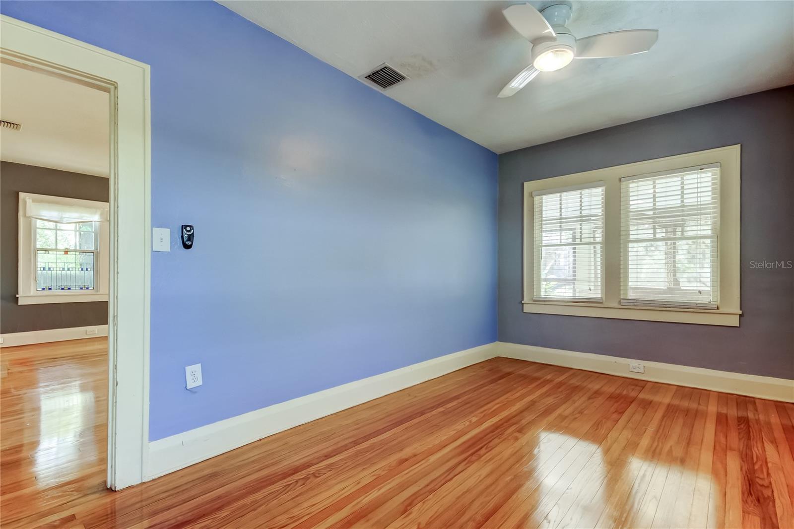 1004 E Crenshaw St Property Photo 37