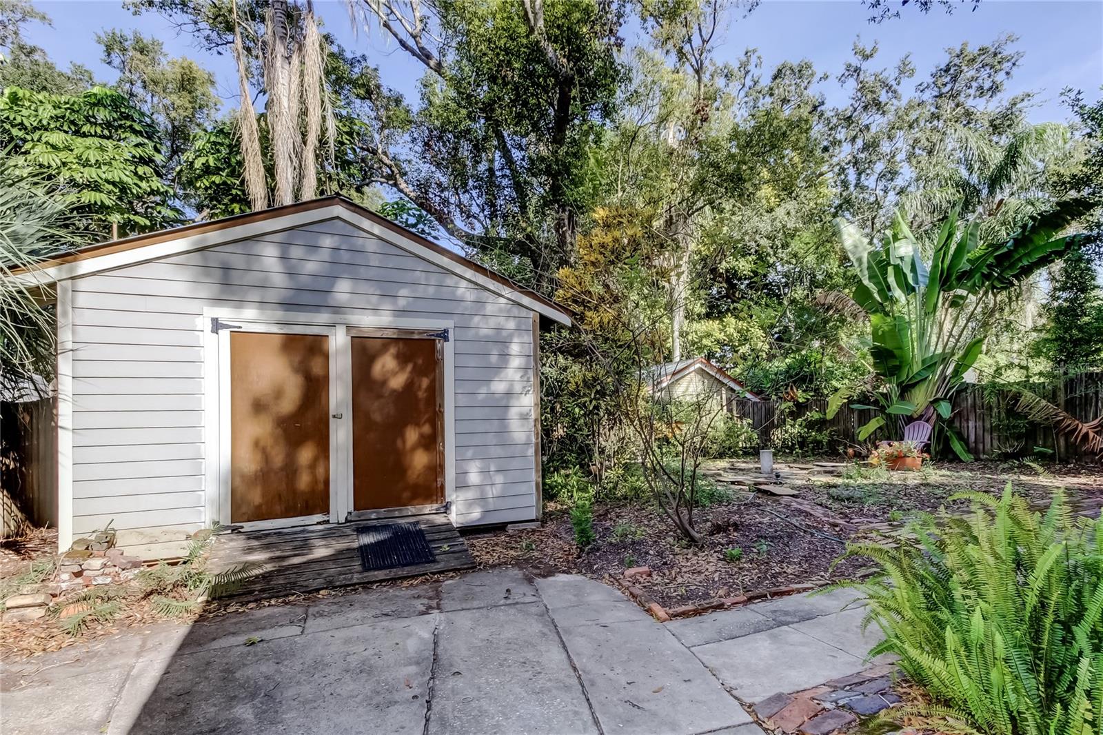 1004 E Crenshaw St Property Photo 39