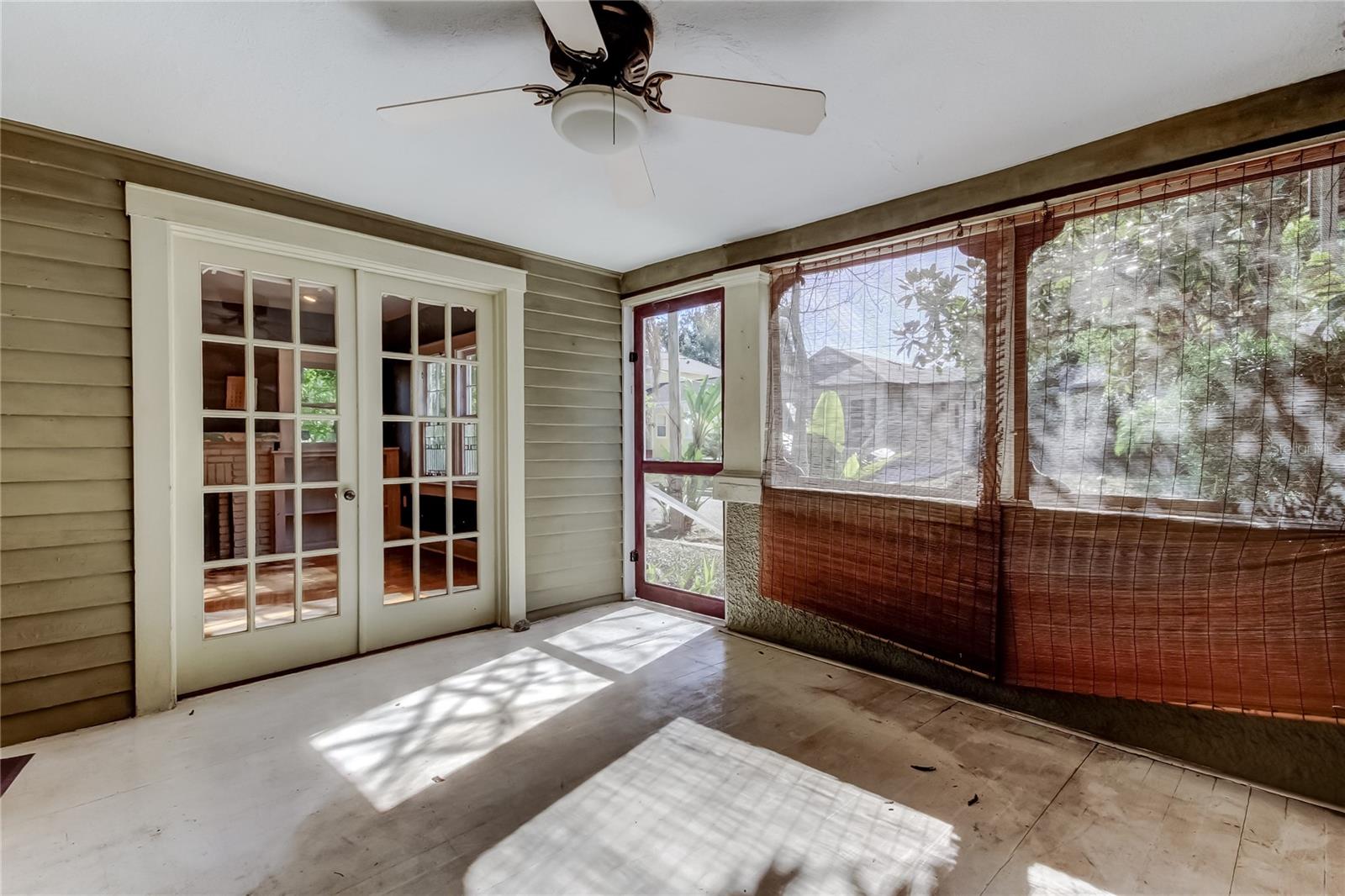 1004 E Crenshaw St Property Photo 41