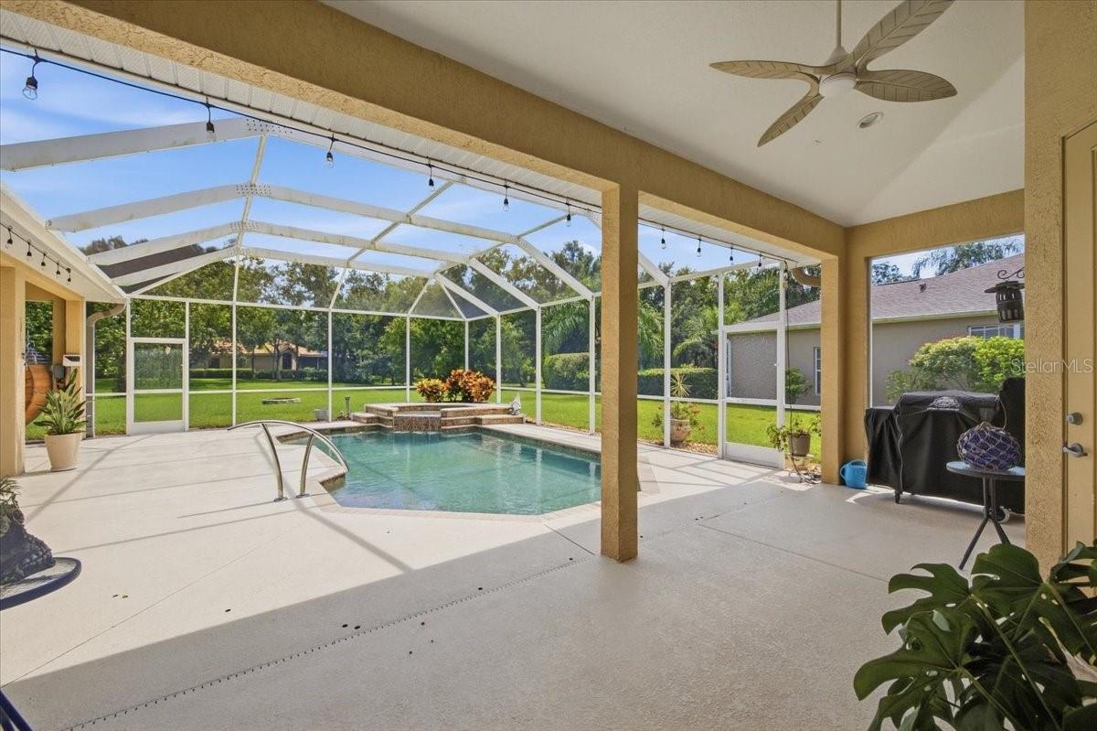 2400 Little Country Rd Property Photo 37